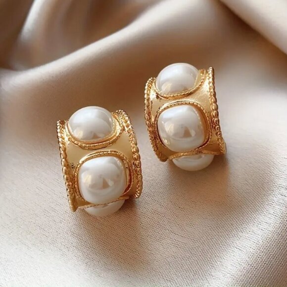 Gold plated Hoop Earrings - With Faux White Pearls - NEW - Picture 1 of 4